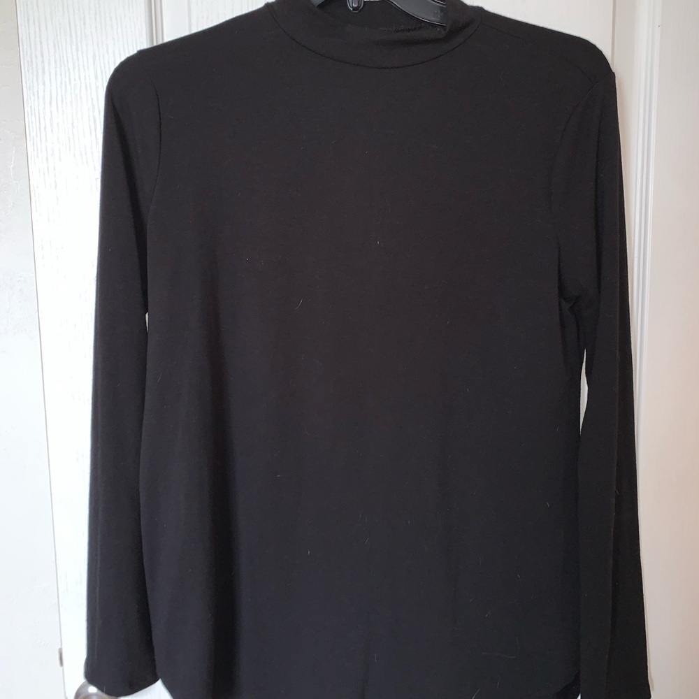 NWOT Black turtleneck long sleeve tee